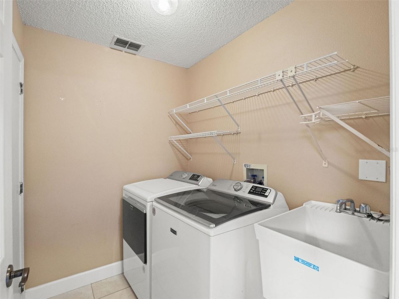 2394 Huntingdale Lane , Oviedo, FL 32765 Photo