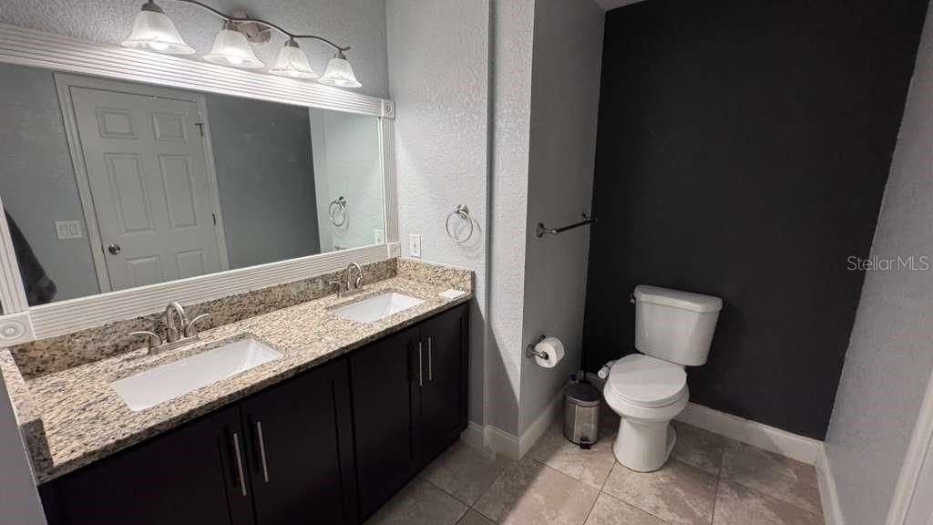 4627 Woodlot Court , Orlando, FL 32835 Photo