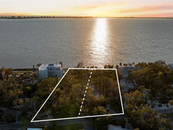 2046 ALAMEDA AVENUE , SARASOTA, FL 34234