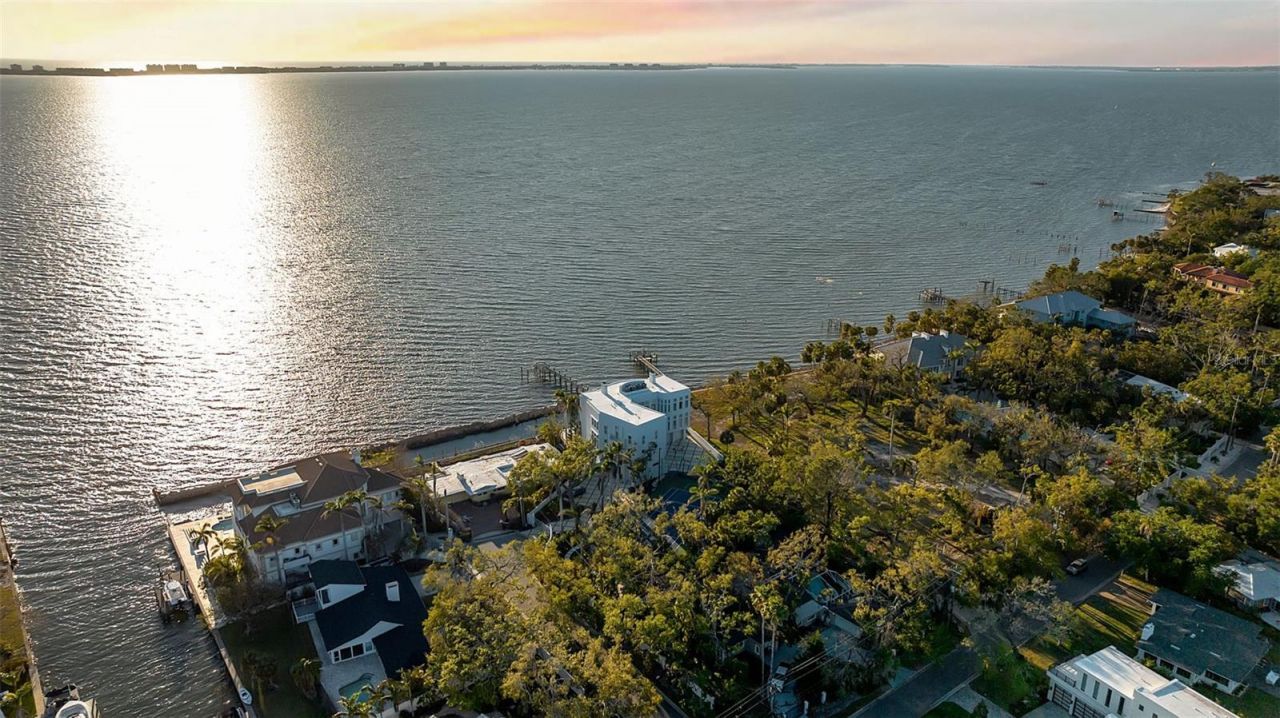 2046 Alameda Avenue , Sarasota, FL 34234 Photo