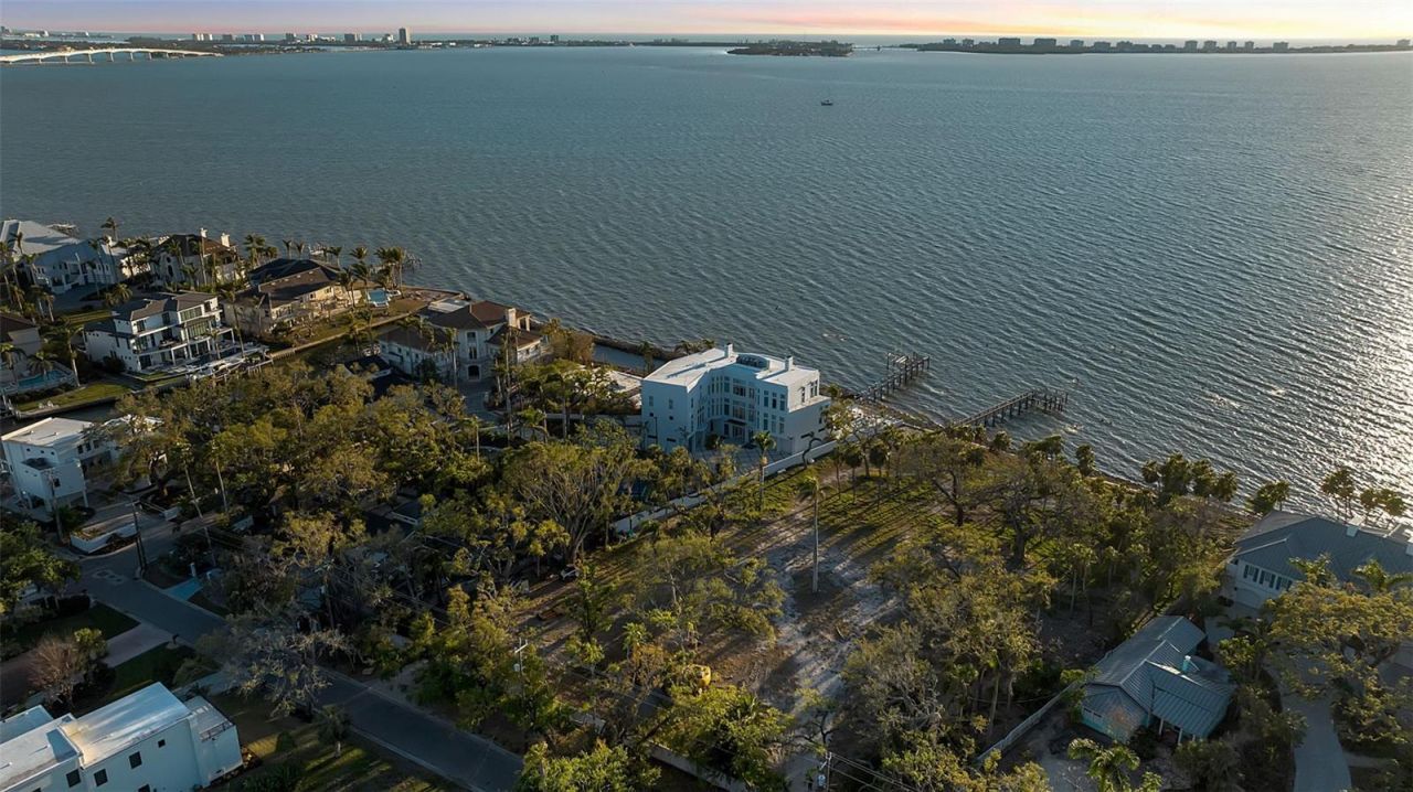 2046 Alameda Avenue , Sarasota, FL 34234 Photo