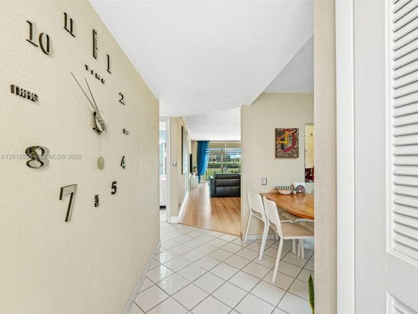 9820 S Hollybrook Lake Dr , Unit 208, Pembroke Pines, FL 33025