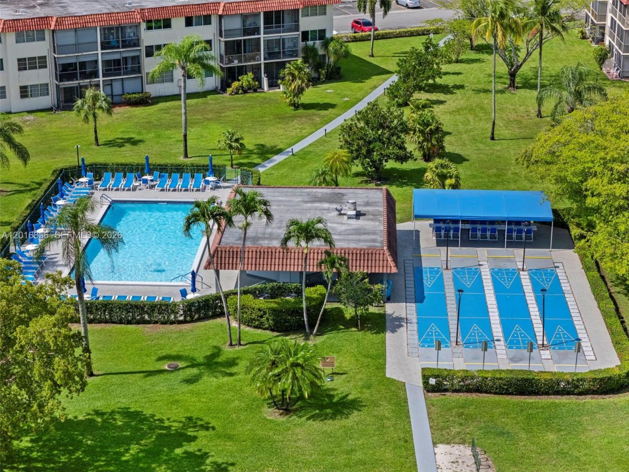 9820 S Hollybrook Lake Dr , Unit 208, Pembroke Pines, FL 33025 Photo