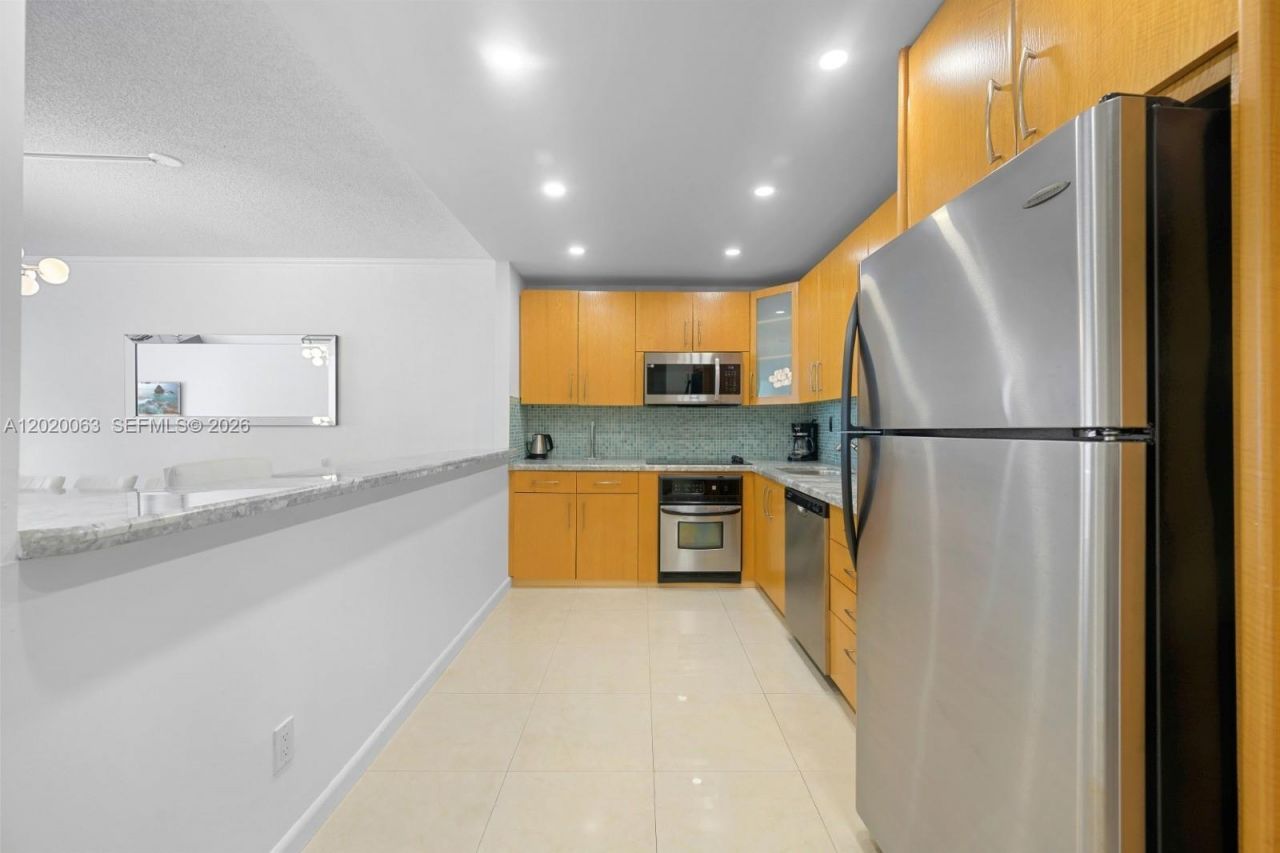 19380 Collins Ave , Unit 609, Sunny Isles Beach, FL 33160 Photo