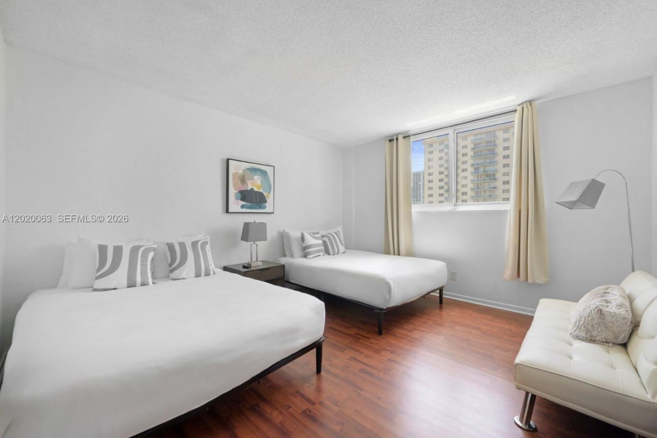 19380 Collins Ave , Unit 609, Sunny Isles Beach, FL 33160 Photo