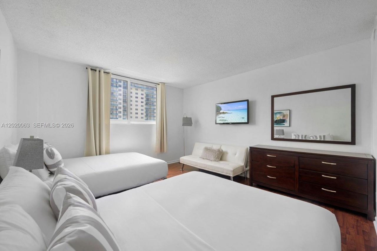 19380 Collins Ave , Unit 609, Sunny Isles Beach, FL 33160 Photo