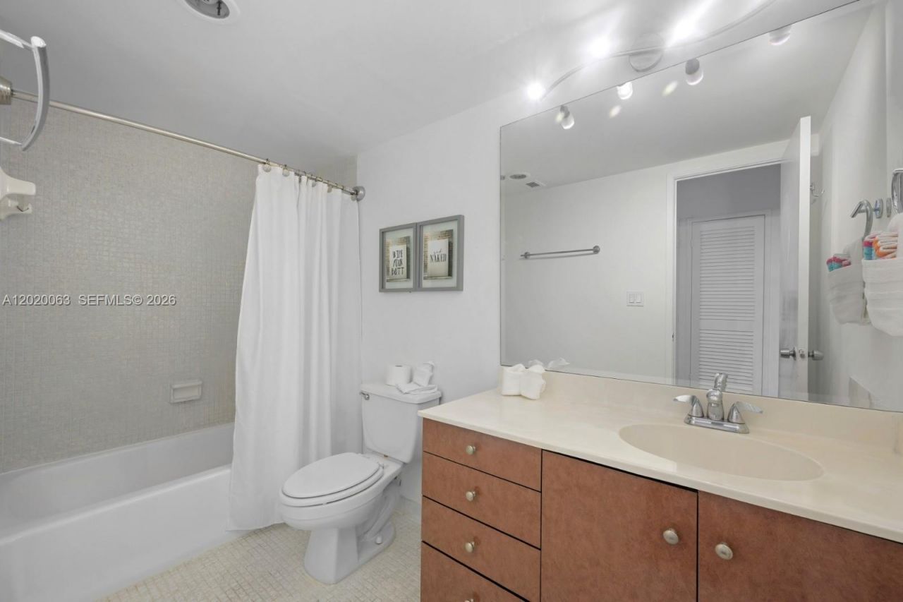 19380 Collins Ave , Unit 609, Sunny Isles Beach, FL 33160 Photo