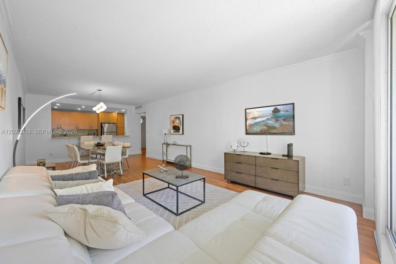 19380 Collins Ave , Unit 609, Sunny Isles Beach, FL 33160 Photo