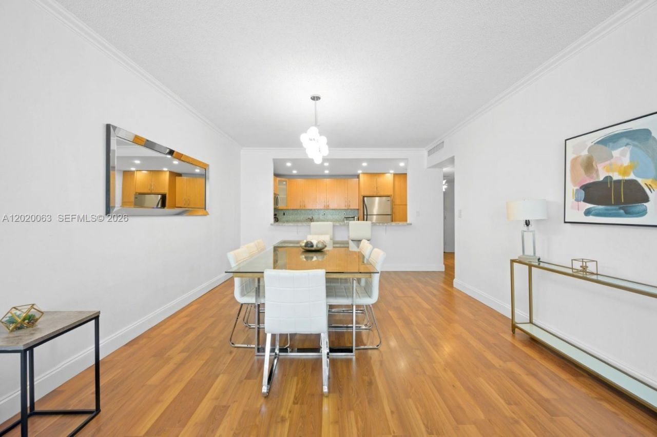 19380 Collins Ave , Unit 609, Sunny Isles Beach, FL 33160 Photo