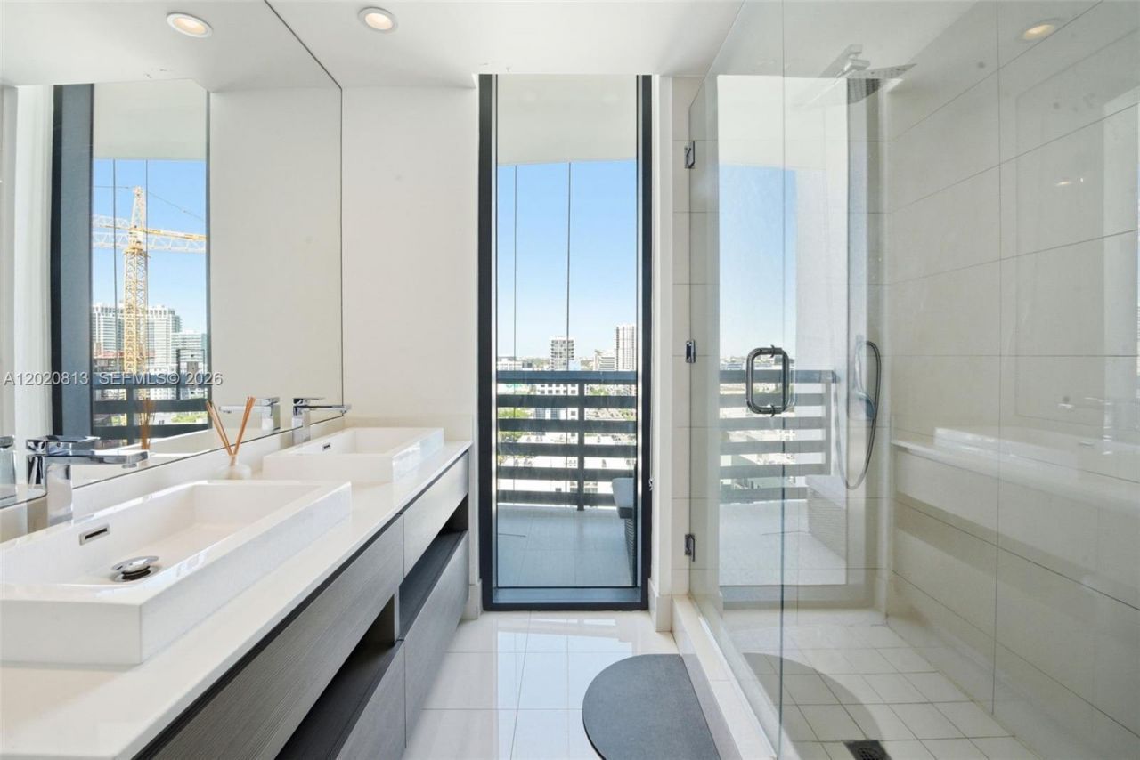 460 NE 28th St , Unit 1801, Miami, FL 33137 Photo