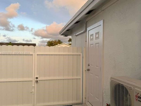 19316 SW 121st Ave , Unit 1, Miami, FL 33177