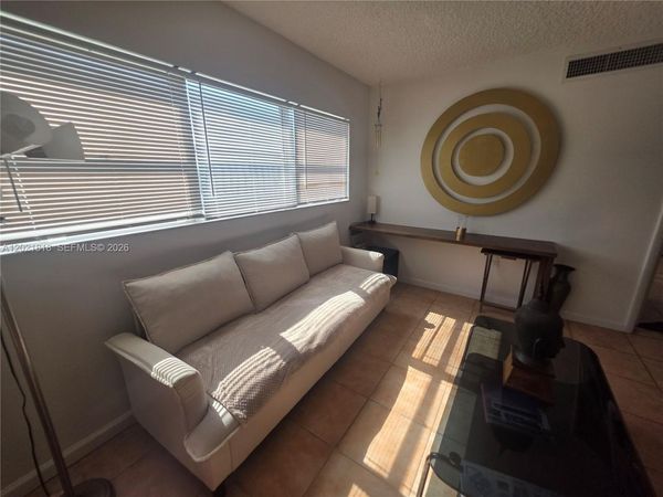 1881 Washington Ave, Unit 6H, Miami Beach, FL 33139