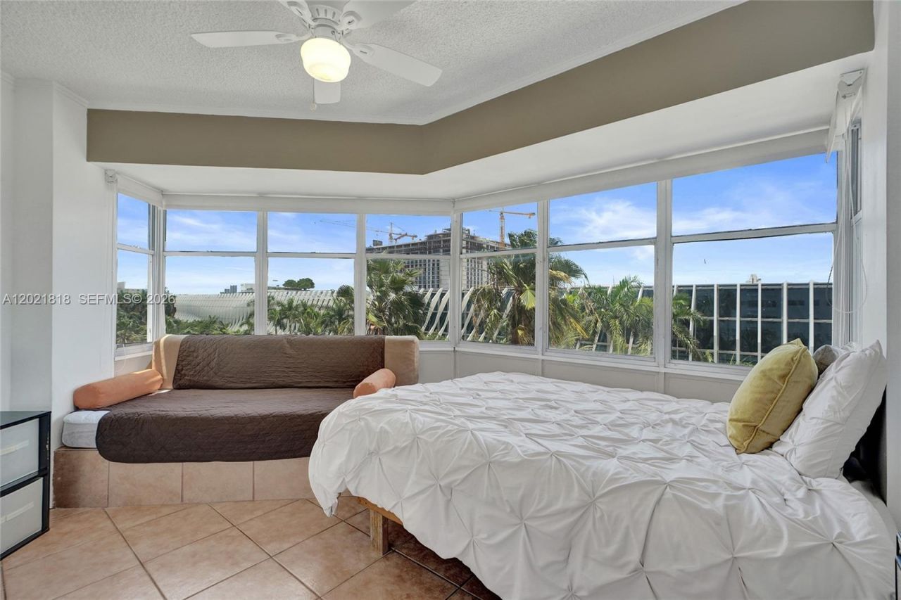 1881 Washington Ave, Unit 6H, Miami Beach, FL 33139 Photo
