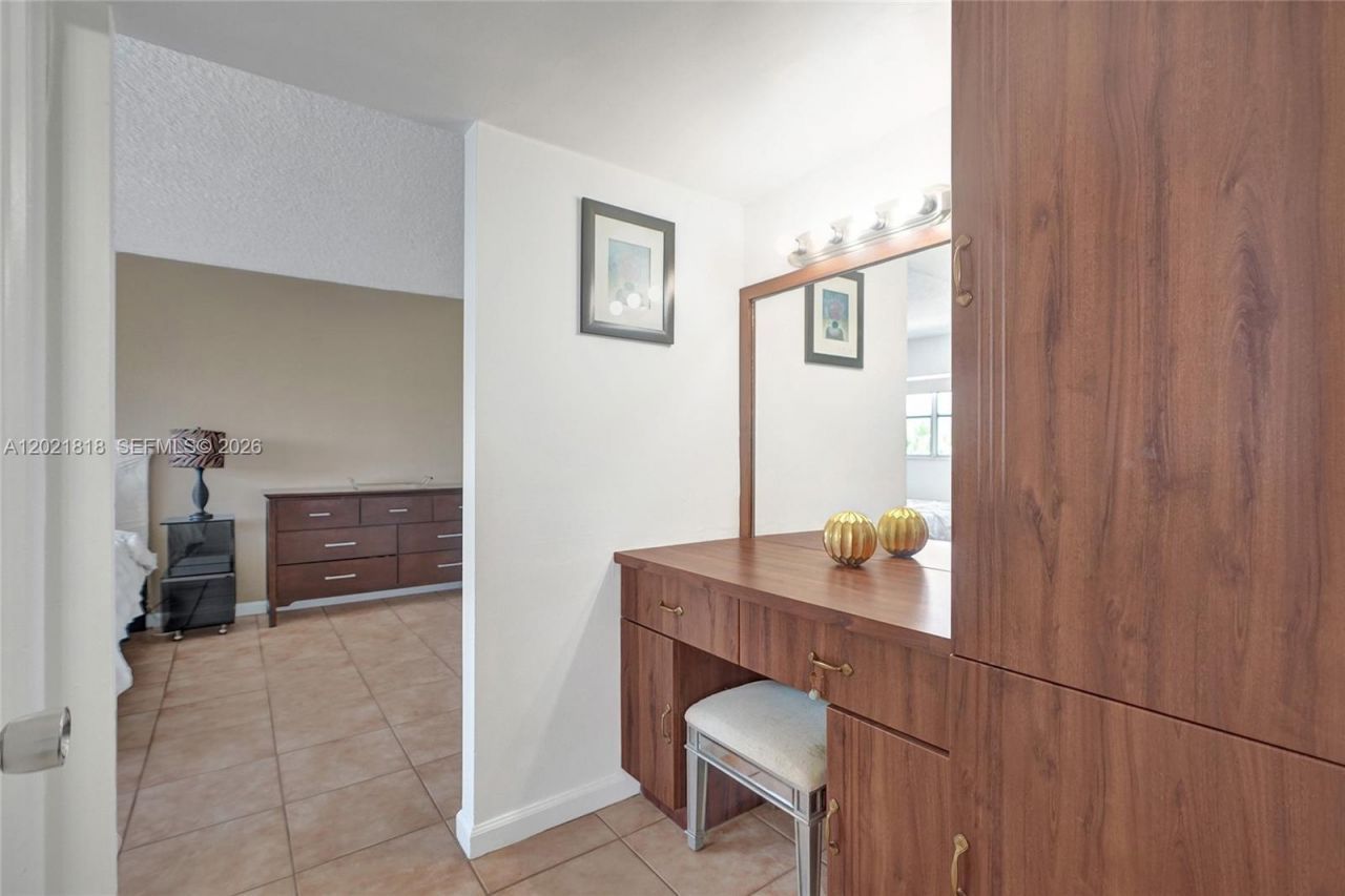 1881 Washington Ave, Unit 6H, Miami Beach, FL 33139 Photo