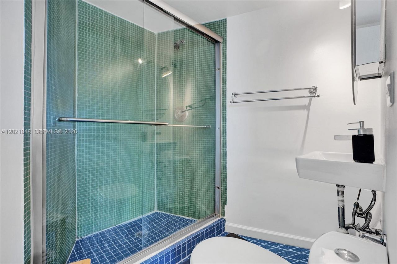1881 Washington Ave, Unit 6H, Miami Beach, FL 33139 Photo