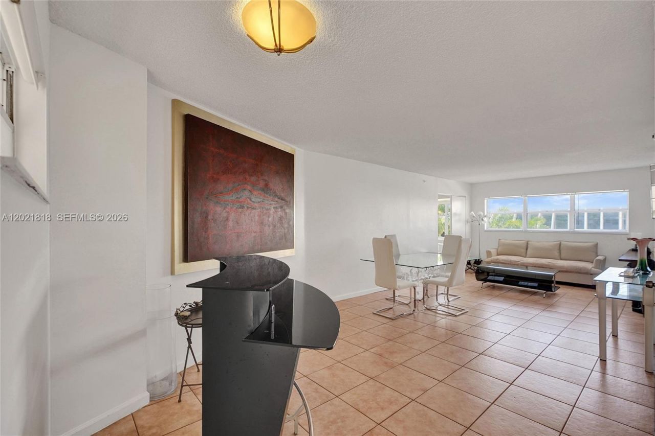 1881 Washington Ave, Unit 6H, Miami Beach, FL 33139 Photo