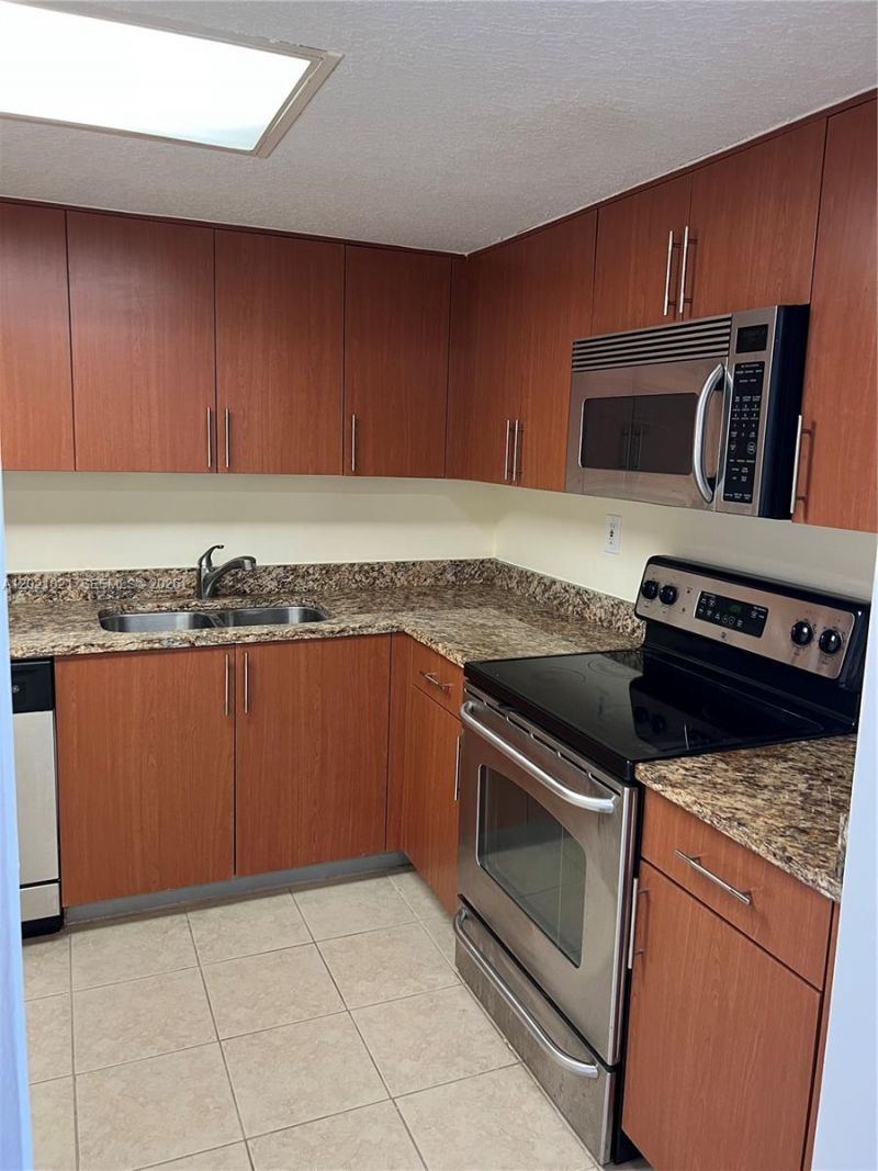 3300 NE 192nd St , Unit 616, Aventura, FL 33180 Photo