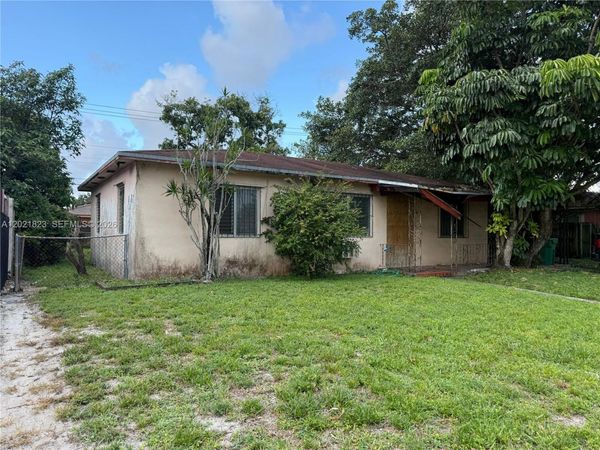 3510 NW 82nd St , Miami, FL 33147