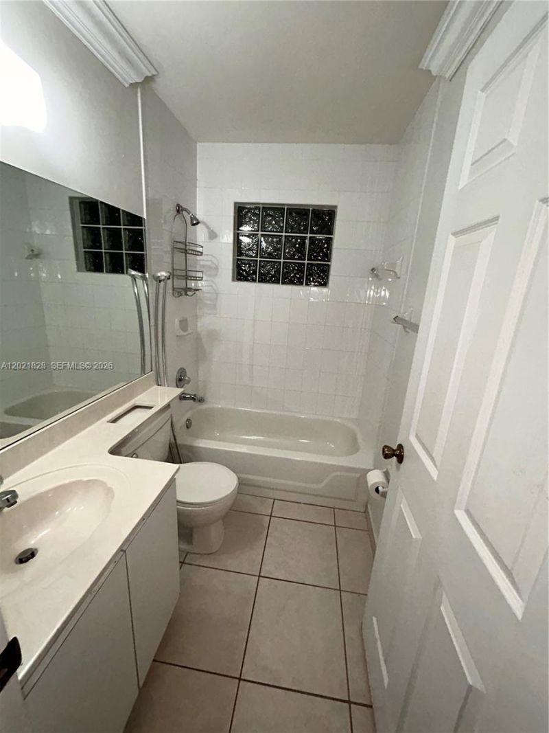 14956 SW 39th St , Miami, FL 33185 Photo