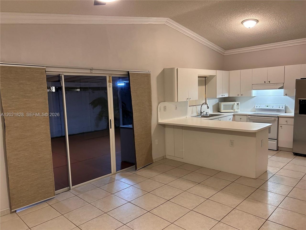 14956 SW 39th St , Miami, FL 33185 Photo