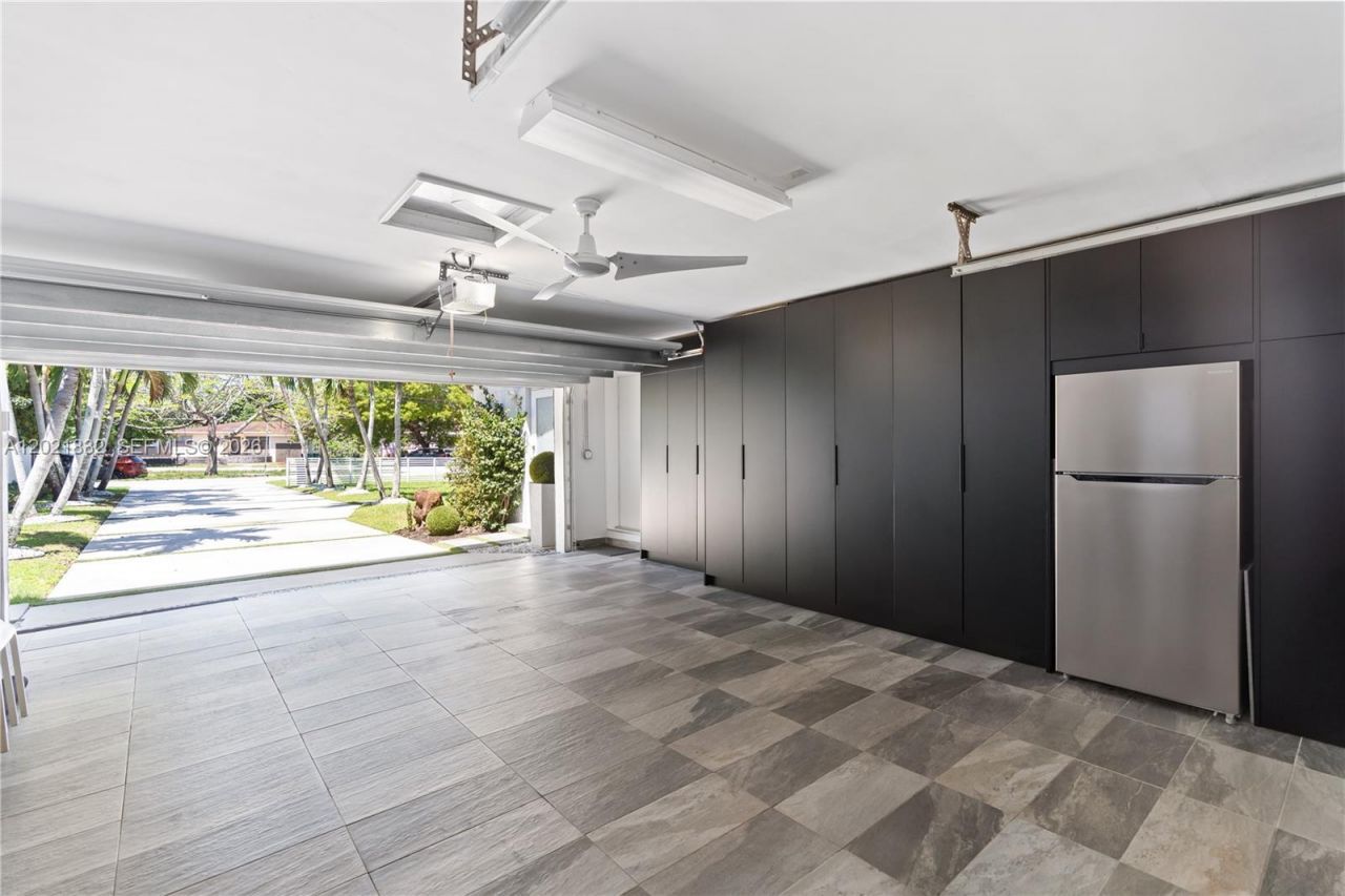 14441 S Biscayne River Rd, Miami, FL 33161 Photo
