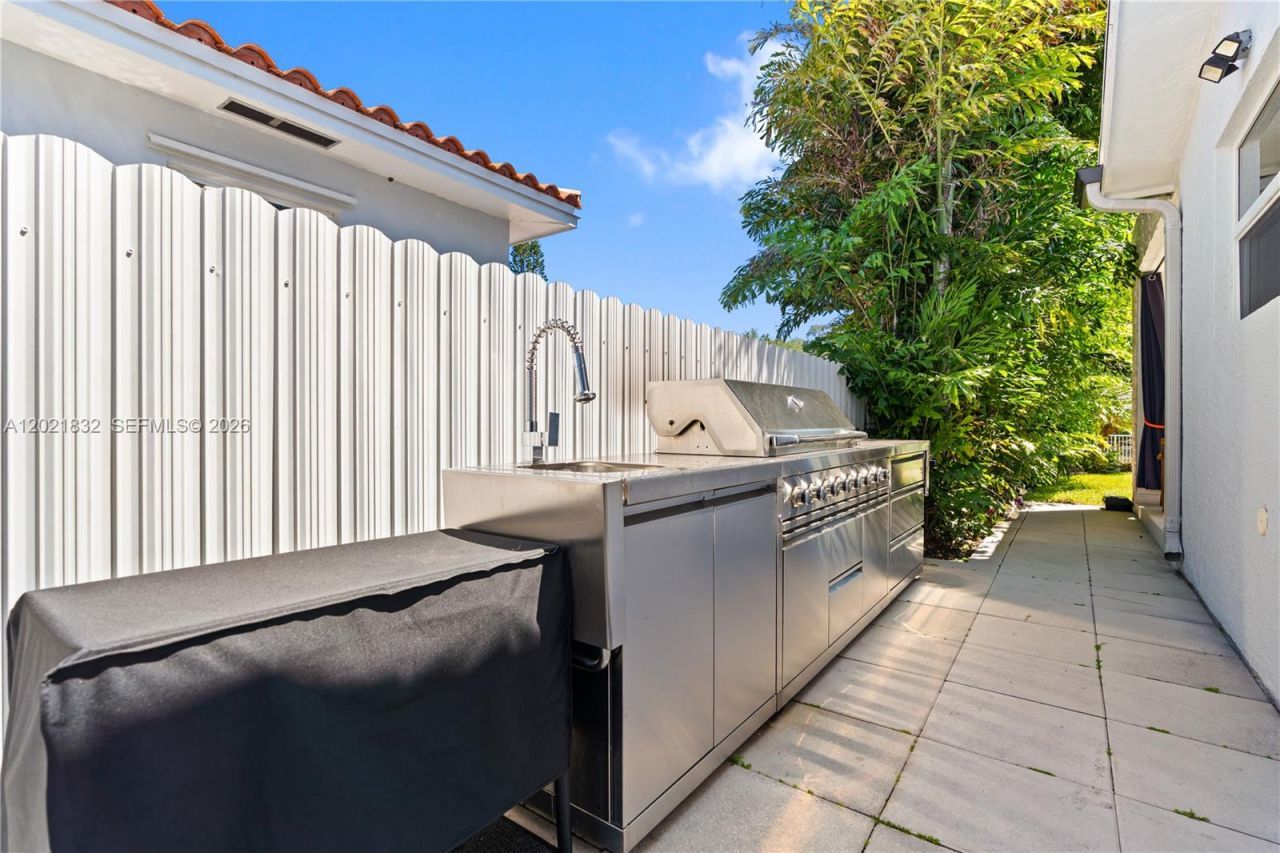 14441 S Biscayne River Rd, Miami, FL 33161 Photo