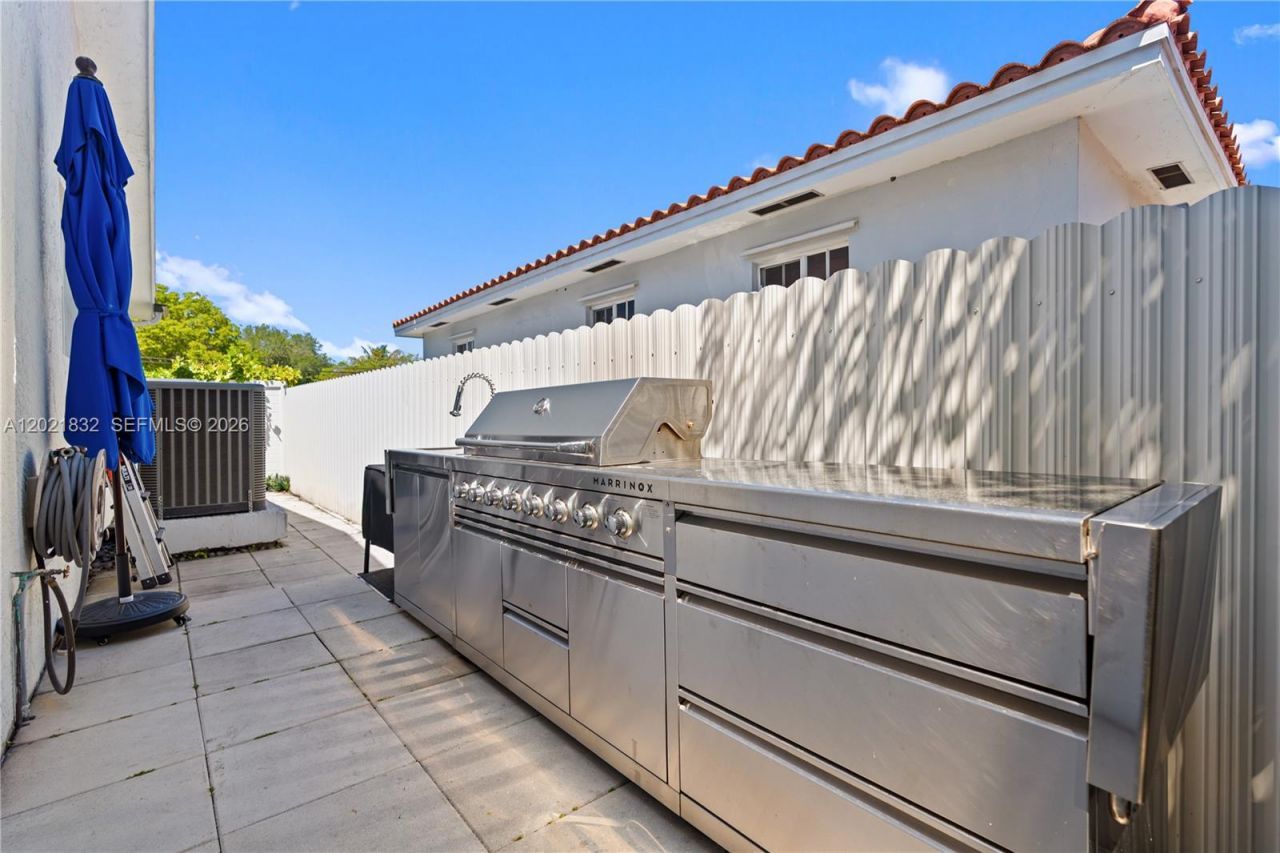 14441 S Biscayne River Rd, Miami, FL 33161 Photo