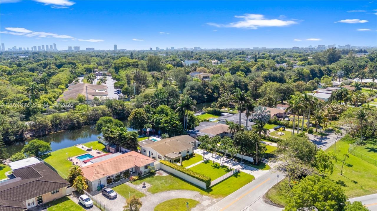 14441 S Biscayne River Rd, Miami, FL 33161 Photo