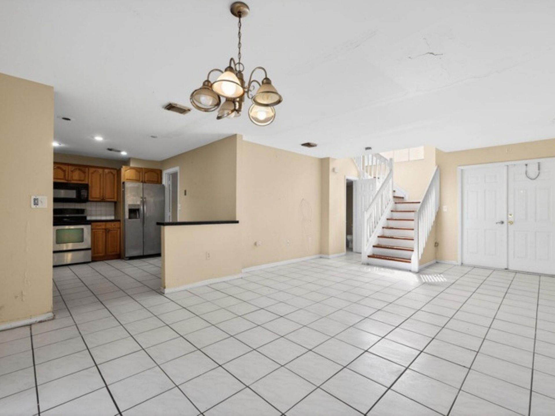 253 NE 211th Terrace, North Miami Beach, FL 33179 Photo