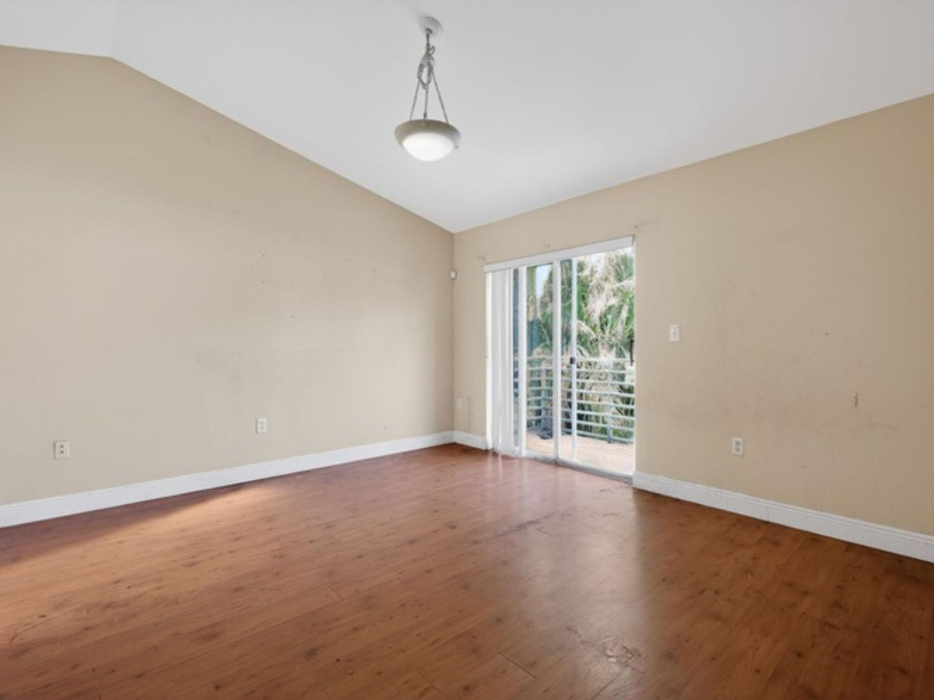 253 NE 211th Terrace, North Miami Beach, FL 33179 Photo