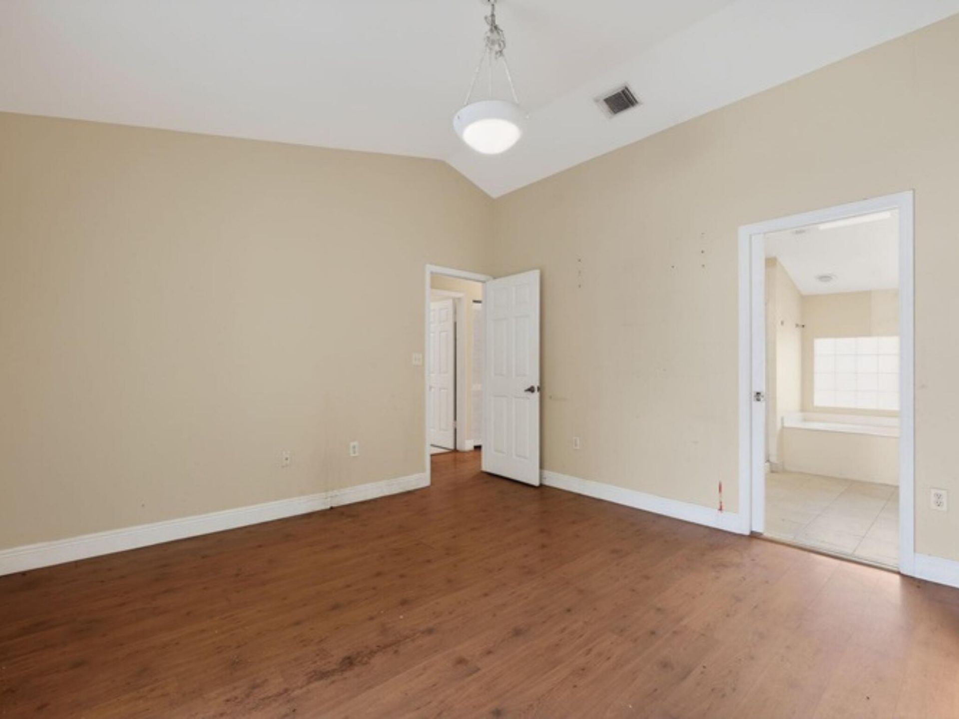 253 NE 211th Terrace, North Miami Beach, FL 33179 Photo