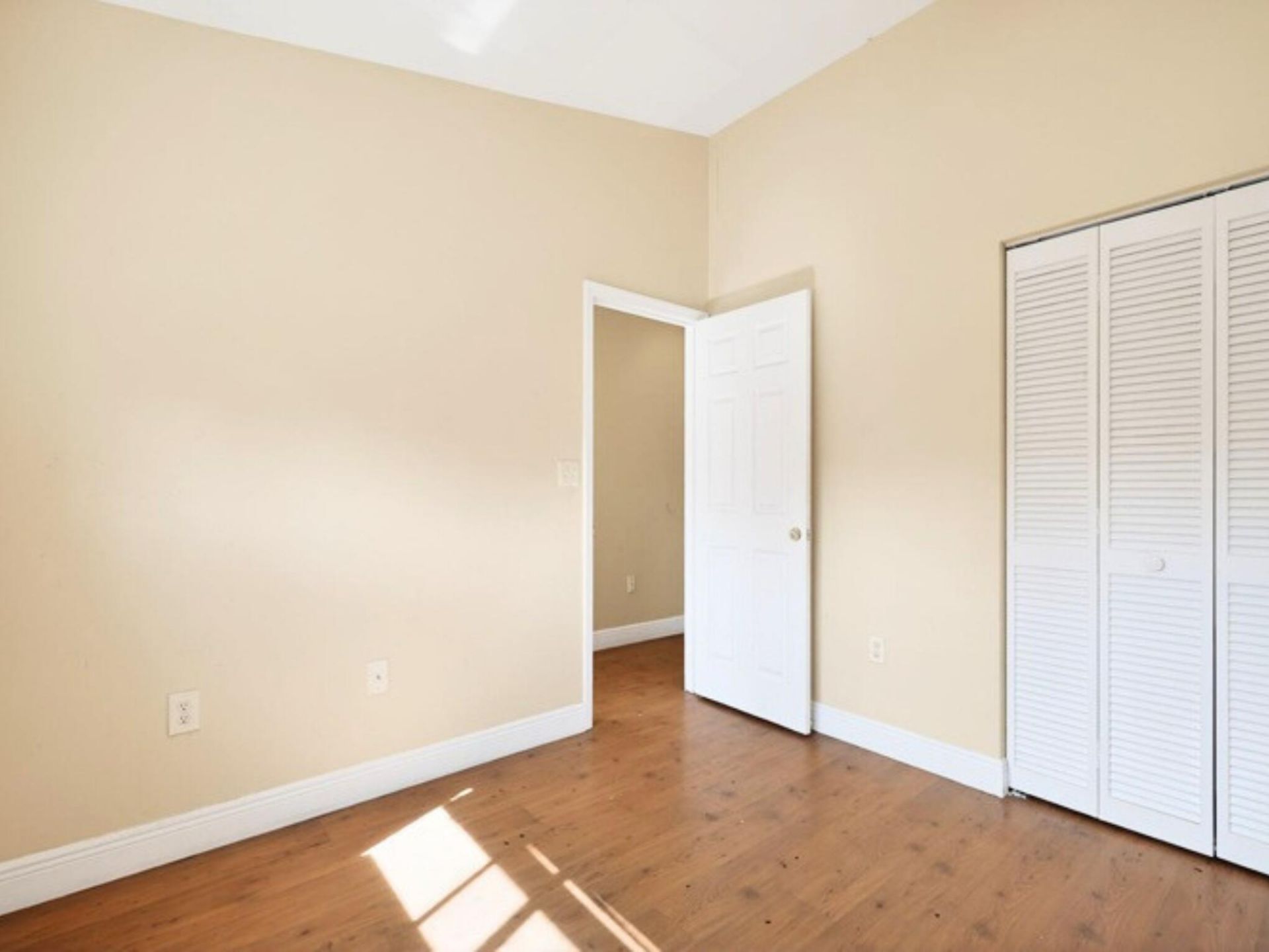 253 NE 211th Terrace, North Miami Beach, FL 33179 Photo