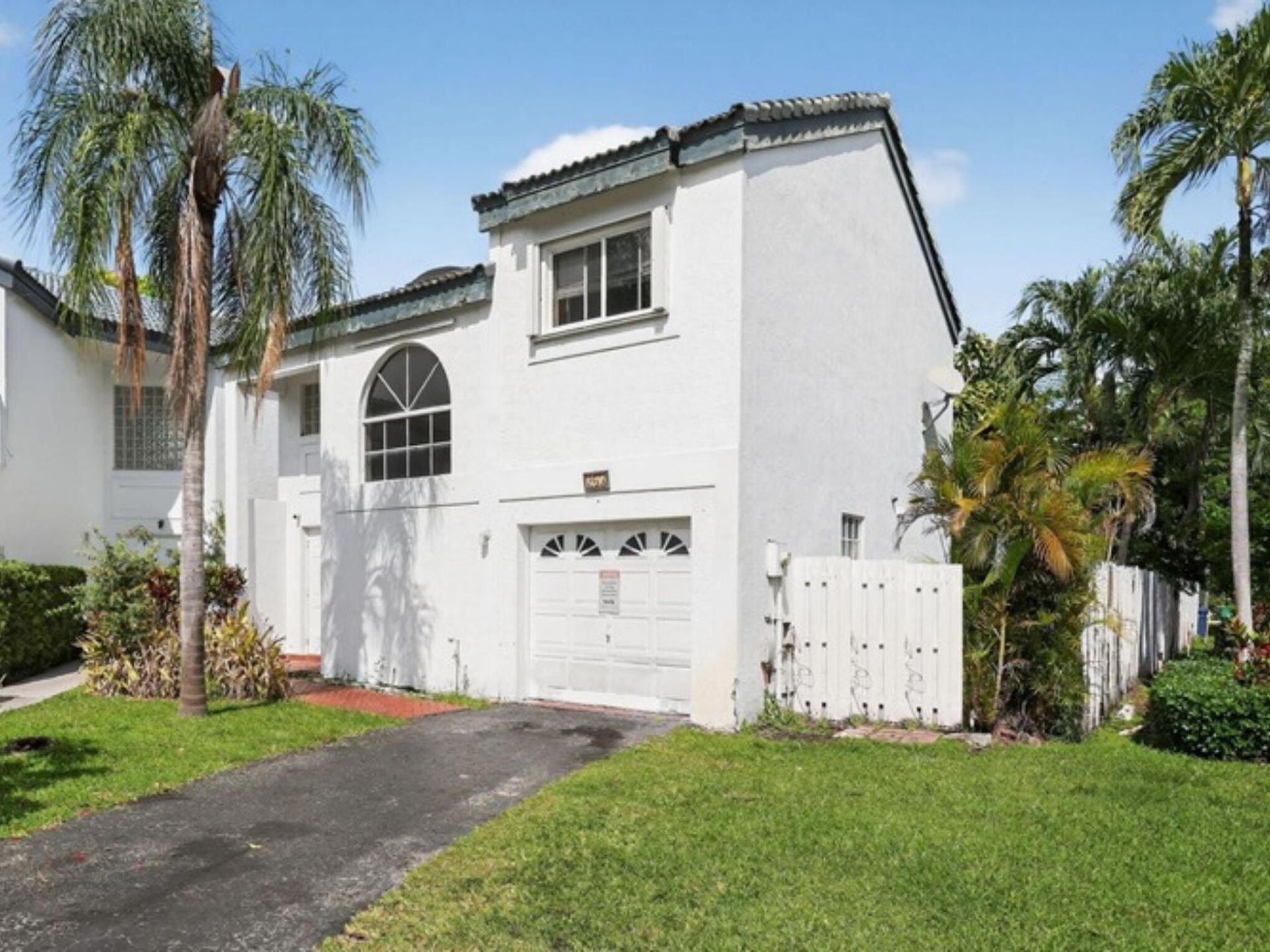 253 NE 211th Terrace, North Miami Beach, FL 33179 Photo
