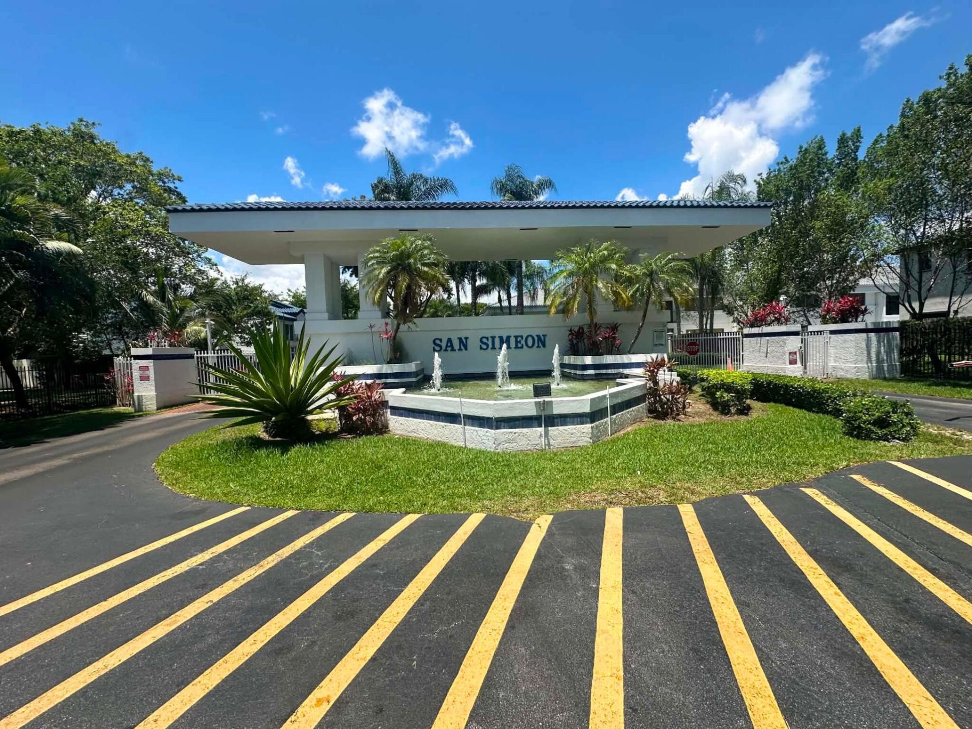 253 NE 211th Terrace, North Miami Beach, FL 33179 Photo