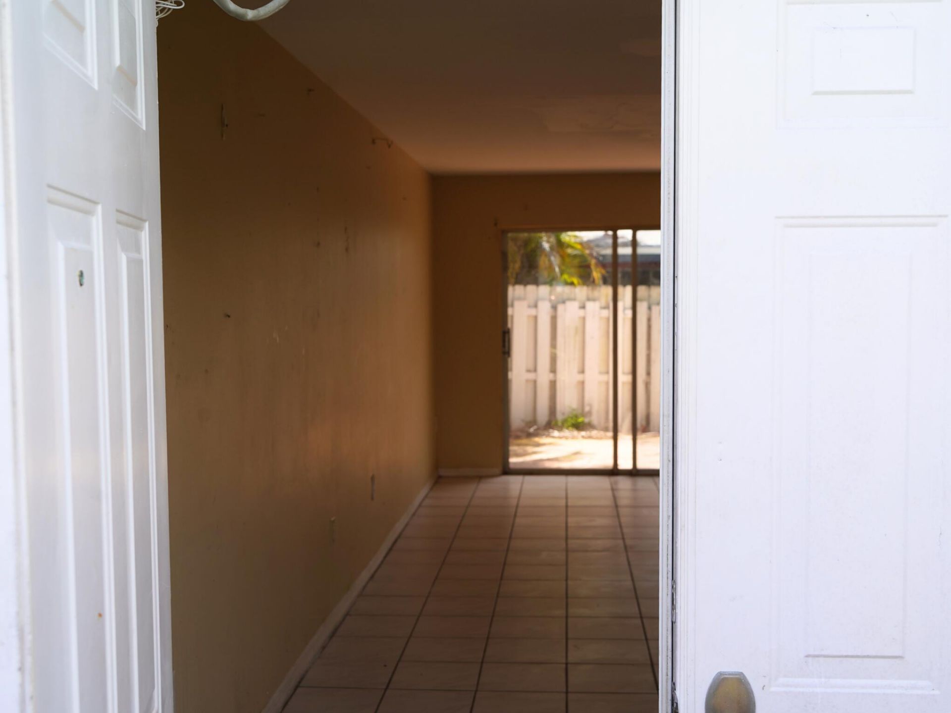 253 NE 211th Terrace, North Miami Beach, FL 33179 Photo