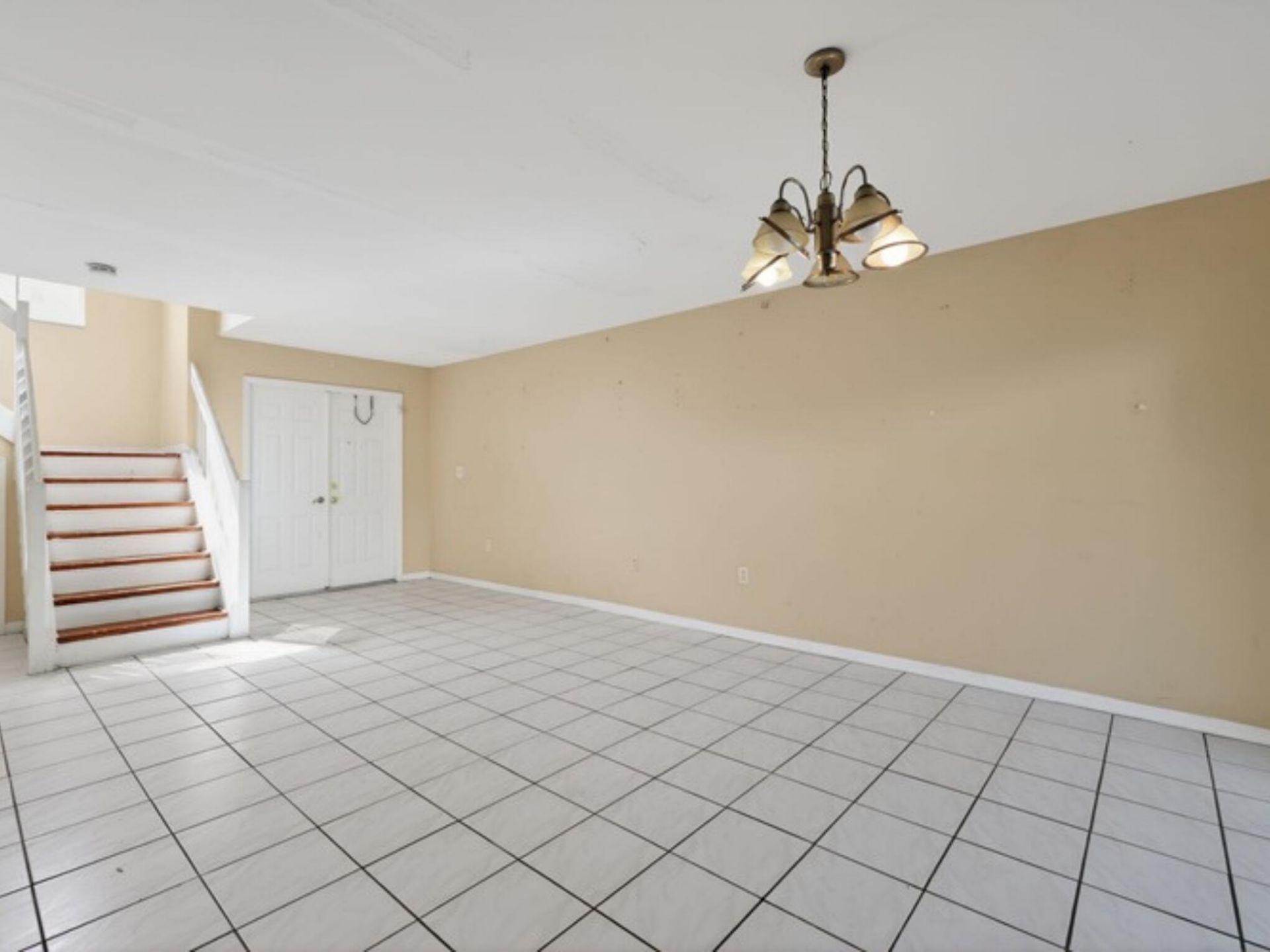 253 NE 211th Terrace, North Miami Beach, FL 33179 Photo