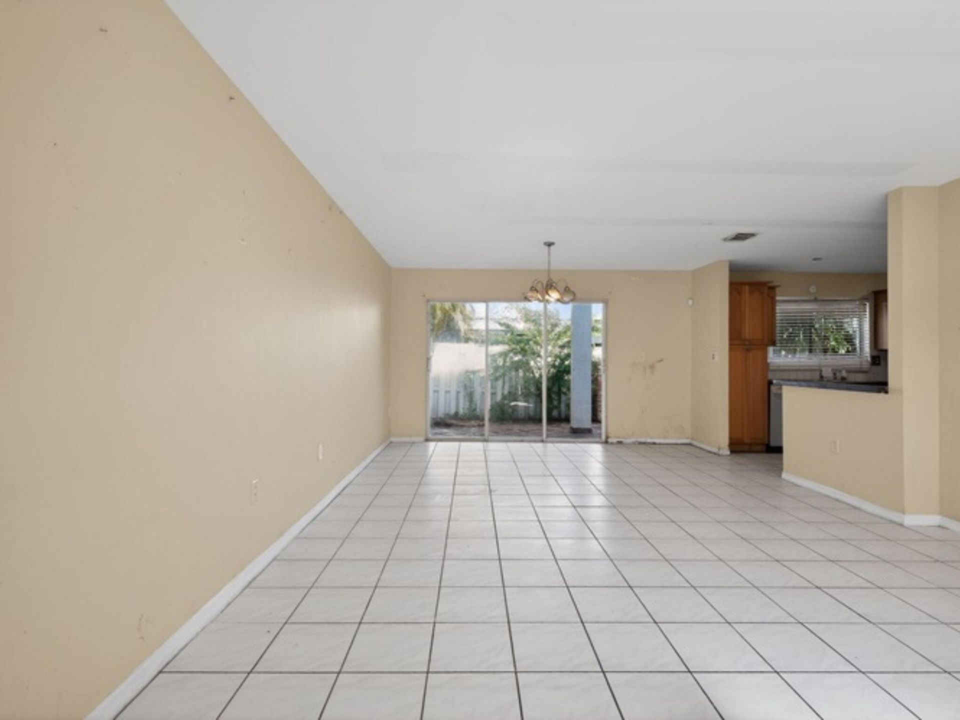 253 NE 211th Terrace, North Miami Beach, FL 33179 Photo