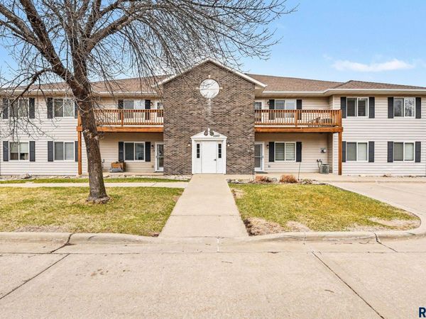 3300 W Miles Pl, Unit 202, Sioux Falls, SD 57108