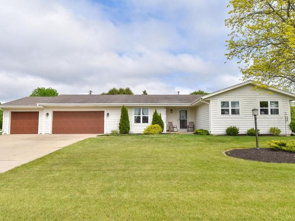 W163N10464 Ridgeview LANE, Germantown, WI 53022