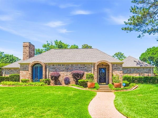 7000 Hollytree Circle, Tyler, TX 75703