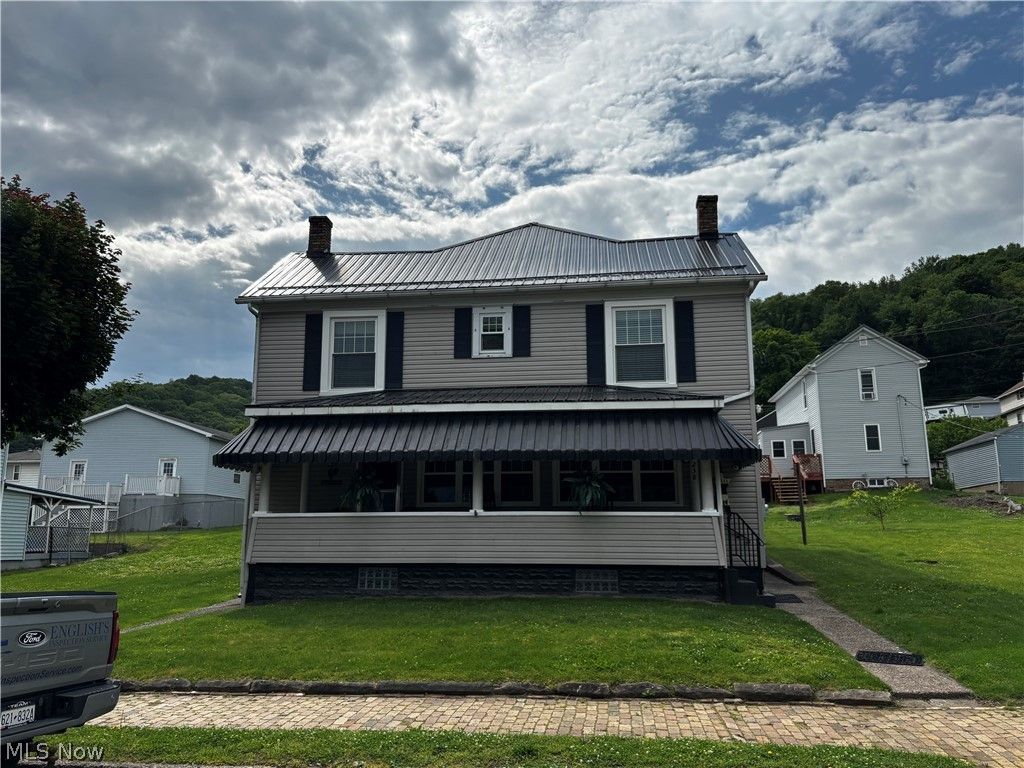 238 Indiana Avenue, Chester, WV 26034 Main Photo