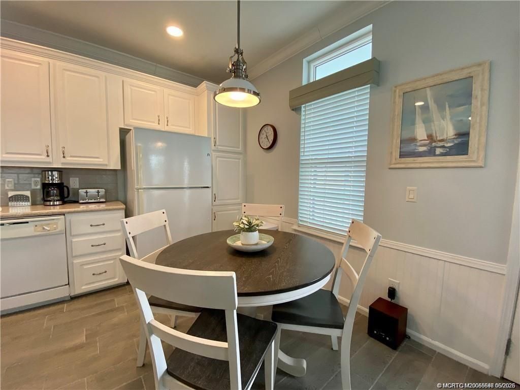 142 NE Coastal Drive, Jensen Beach, FL 34957 Photo