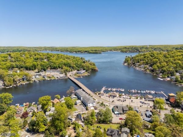 7 Riggs Ave, Hopatcong, NJ 07843