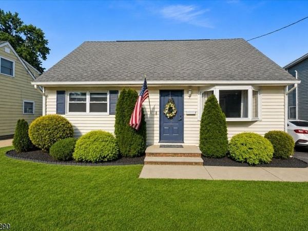 29 Central Ave, Pompton Lakes, NJ 07442