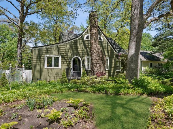 558 Woodlawn Drive , Valparaiso, IN 46385