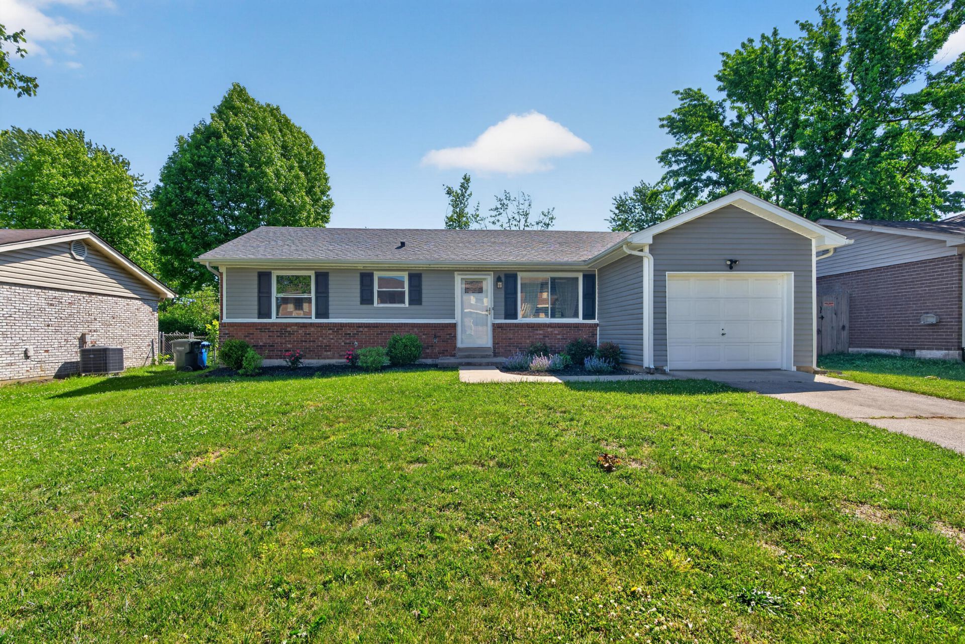 1407 Beulah Park, Lexington, KY 40517 Main Photo
