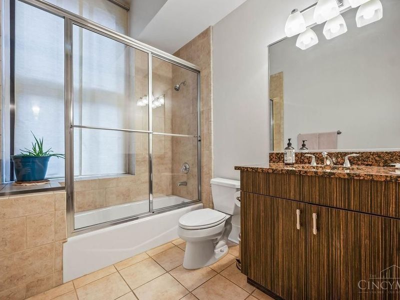 417 Vine Street, Cincinnati, OH 45202 Photo 9