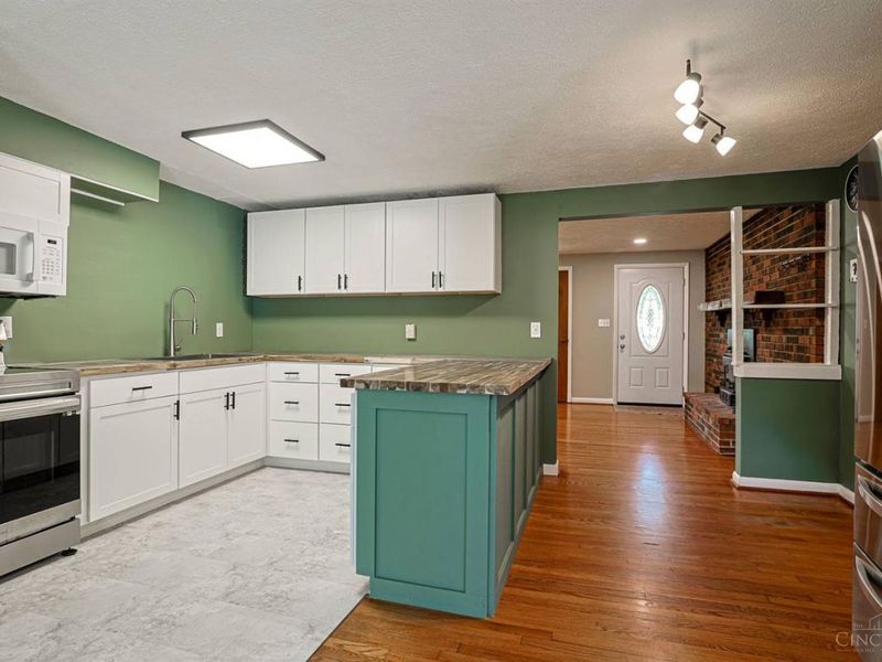 553 Old Orchard Drive, Union Twp, OH 45255 Photo 9
