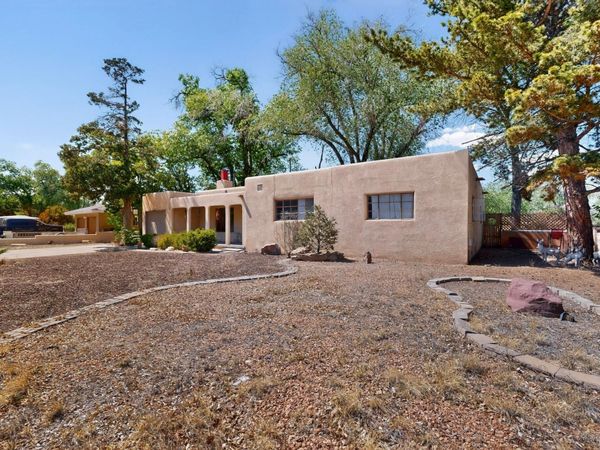 703 Solar Road NW, Albuquerque, NM 87107
