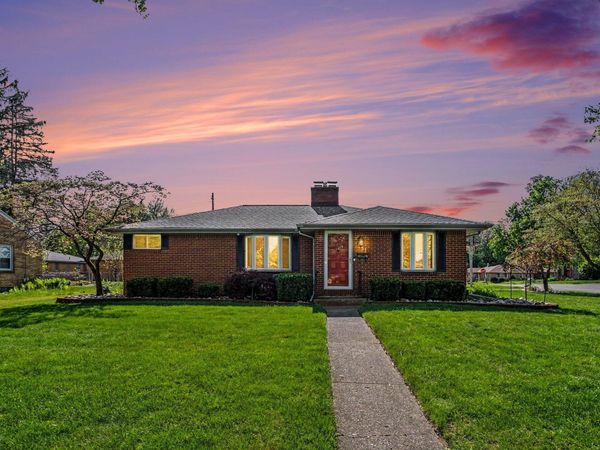 751 Larkspur Avenue NW, Grand Rapids, MI 49504